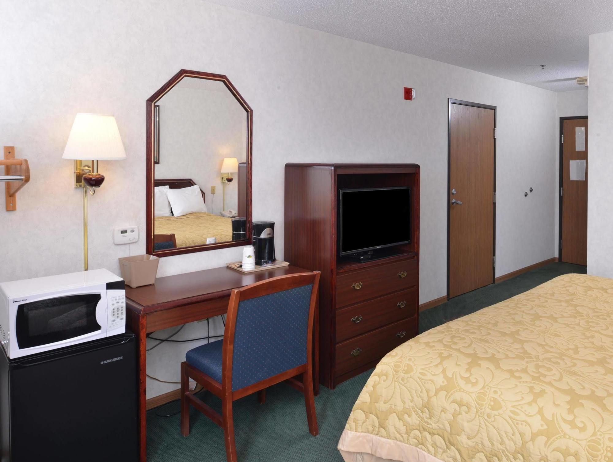 Americas Best Value Inn-Wenona Exterior foto